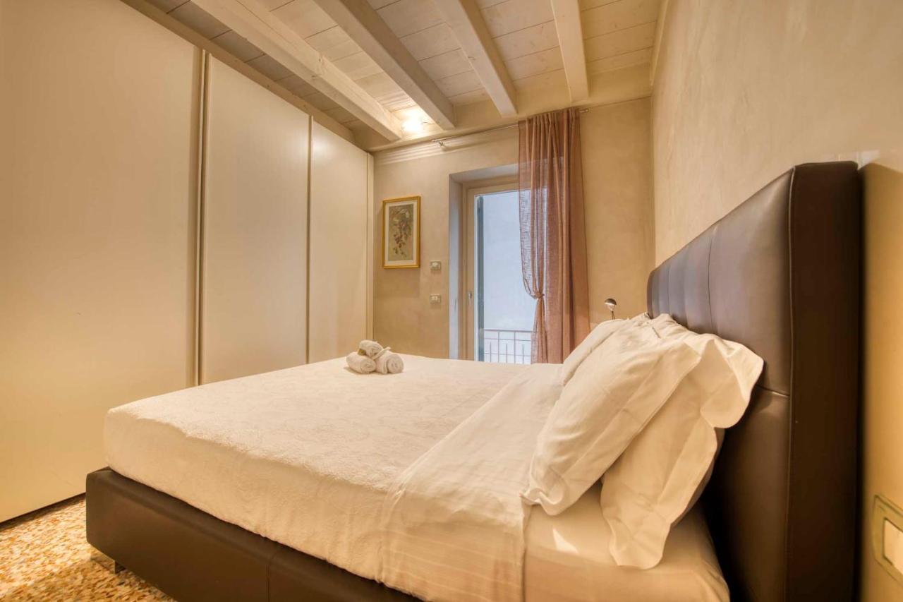 Apartmentsarena - Suite Mercatorum - Piazza Erbe Verona Kültér fotó