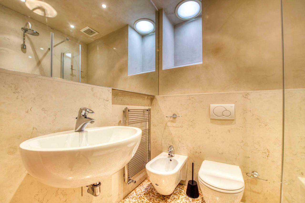 Apartmentsarena - Suite Mercatorum - Piazza Erbe Verona Kültér fotó