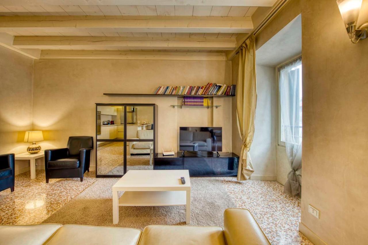 Apartmentsarena - Suite Mercatorum - Piazza Erbe Verona Kültér fotó