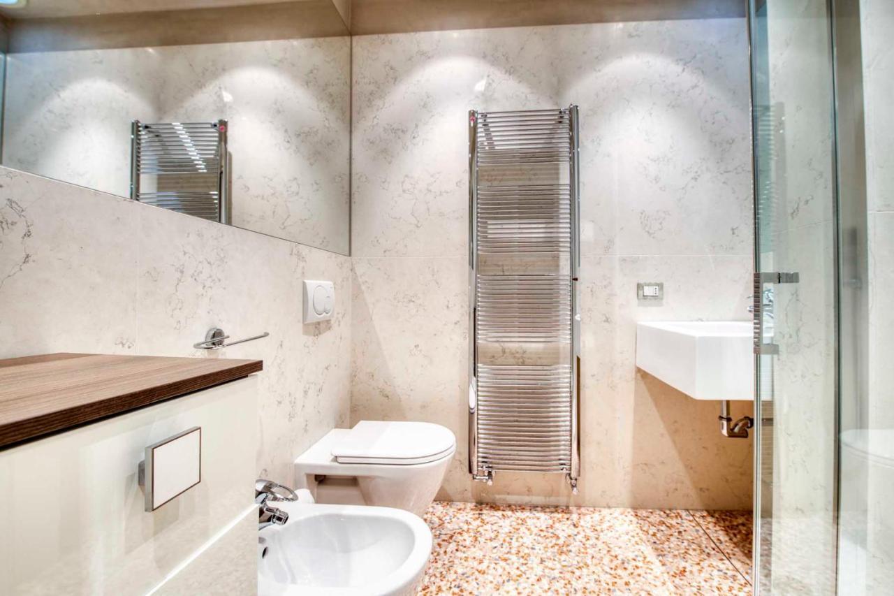 Apartmentsarena - Suite Mercatorum - Piazza Erbe Verona Kültér fotó