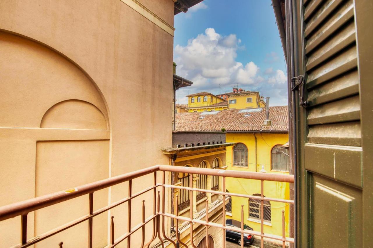 Apartmentsarena - Suite Mercatorum - Piazza Erbe Verona Kültér fotó